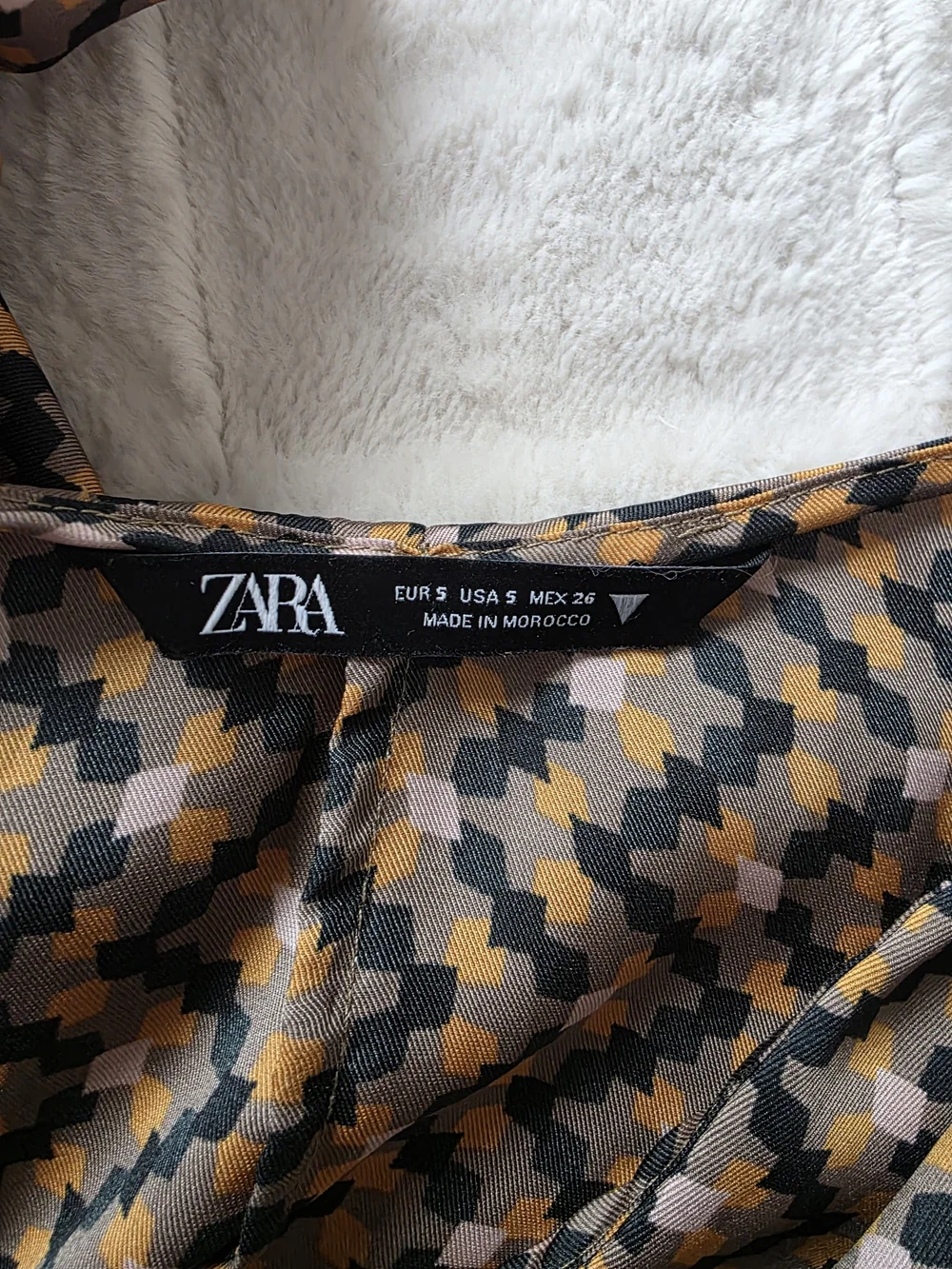 Zara Geometric Wrap Crop Blouse in Black and Tan - Picture 4 of 4